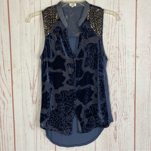 Anthropologie Tiny M Medium Sleeveless Top Tank Button Sequin Velvet Blue Flaw - Picture 1 of 10
